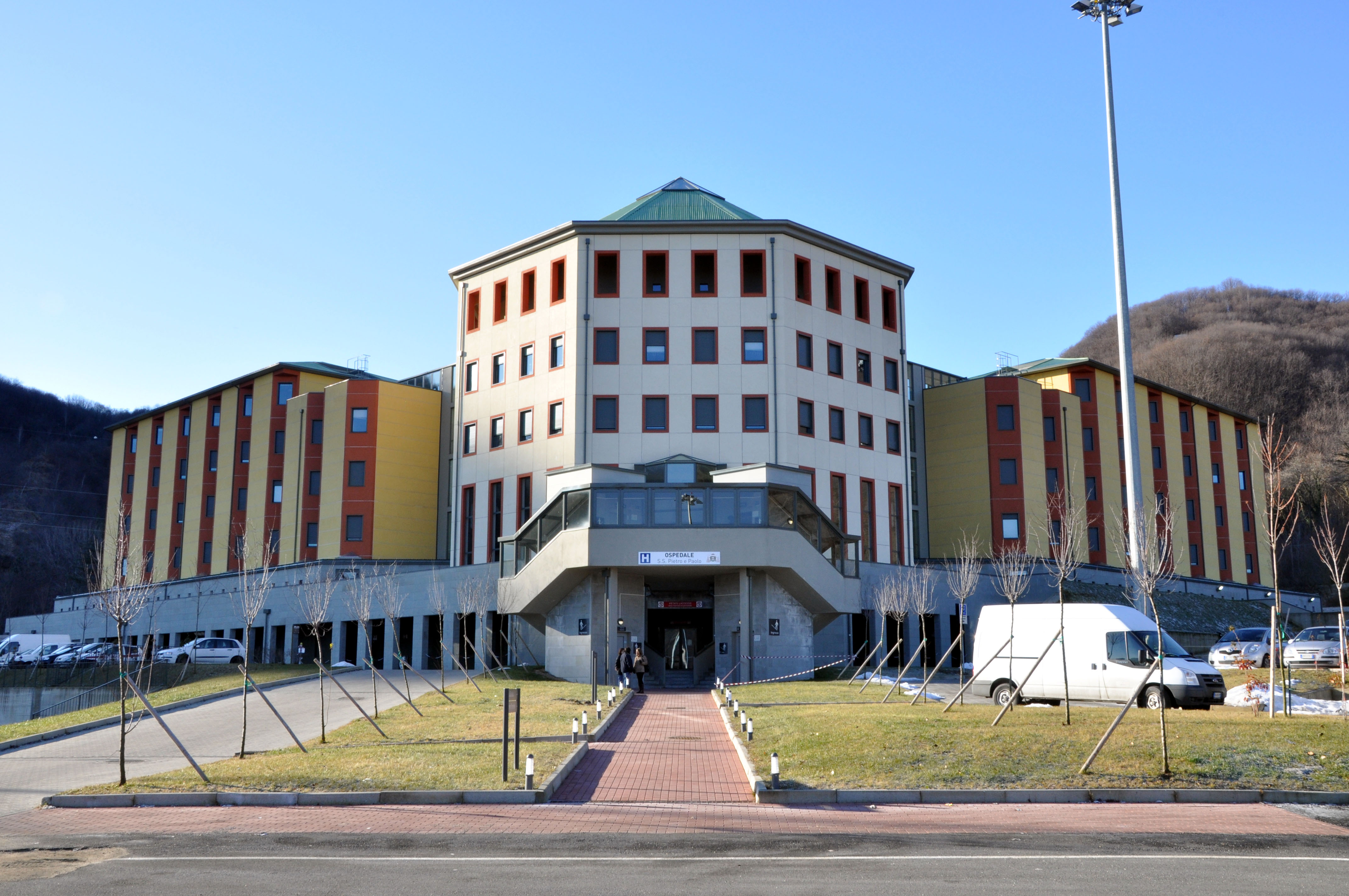 Ingresso Presidio OSpedaliero SS. Pietro e Paolo Borgosesia
